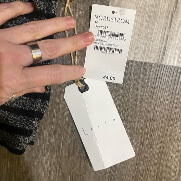 Leith NWT Cropped Top Short Sleeve Stonehenge Gray, Size Medium, MSRP $44 - Picture 2 of 8